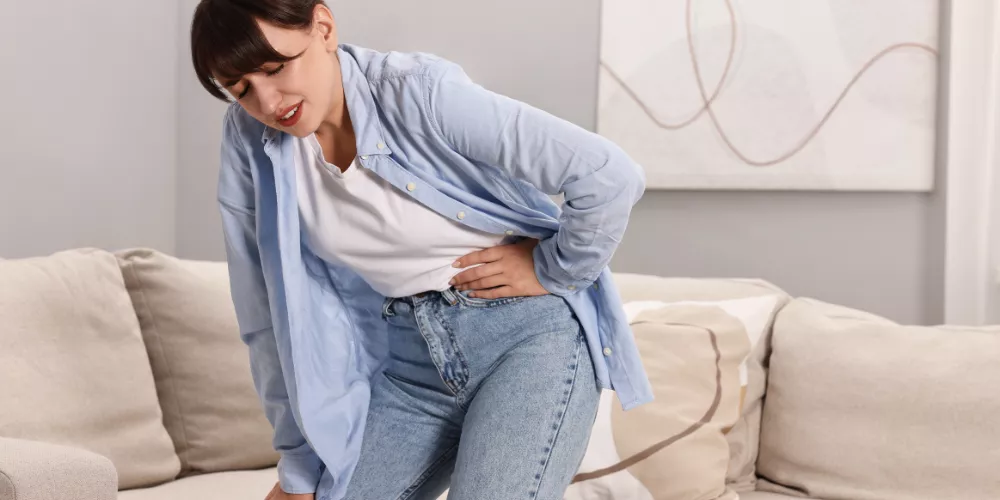 Pain on both sides of the waist3